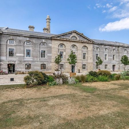 Luxury 2 Bed Apartment In Historic Royal William Yard 플리머스 외부 사진