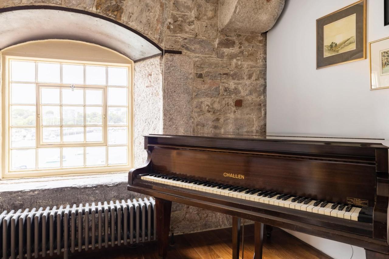 Luxury 2 Bed Apartment In Historic Royal William Yard 플리머스 외부 사진