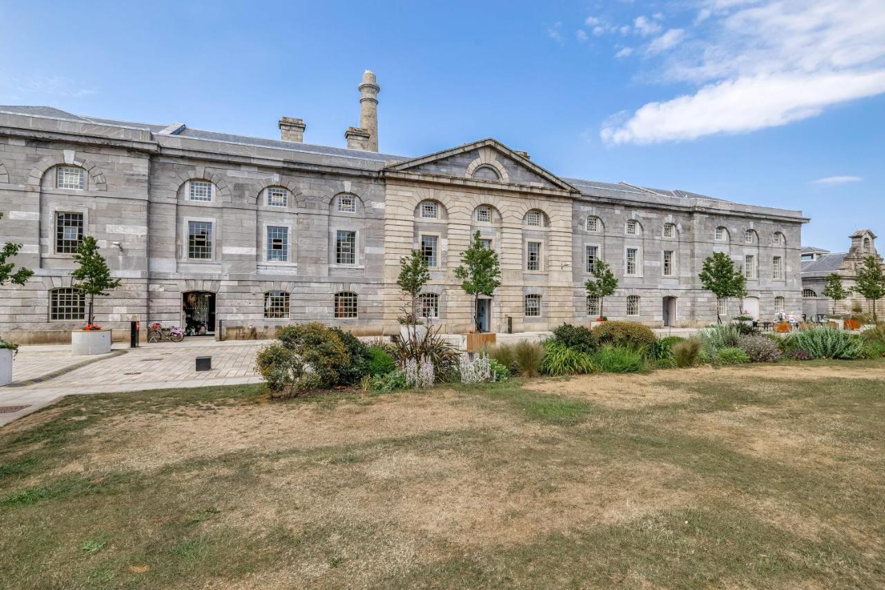 Luxury 2 Bed Apartment In Historic Royal William Yard 플리머스 외부 사진