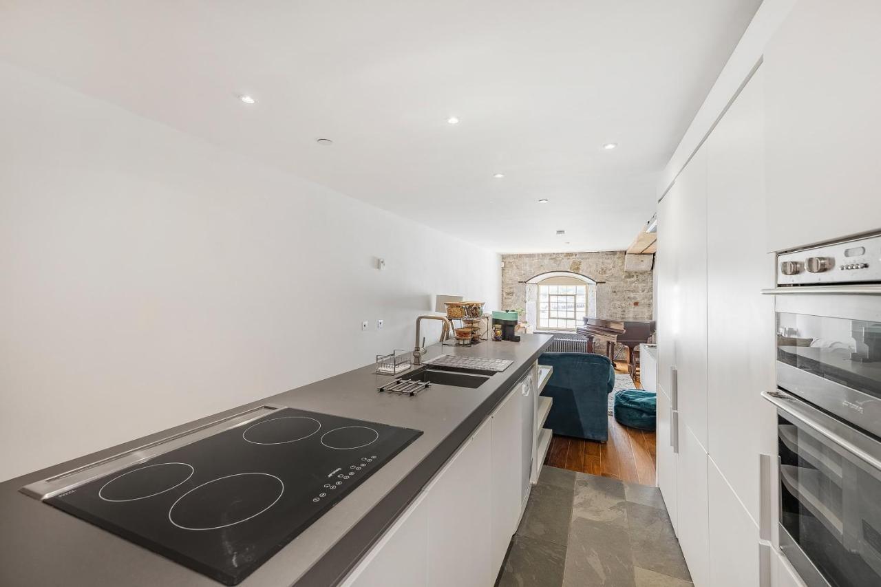 Luxury 2 Bed Apartment In Historic Royal William Yard 플리머스 외부 사진